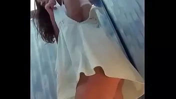 Riproduci Voyeur su ragazza russa sulla spiaggia