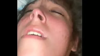 play Jess leva um tapa na bunda e fode