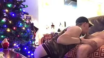 Redare Aveam nevoie de niște penis mare în gâtul meu în ajunul xxxmasului și acest tip sexy cu un penis de 7 inci și jumătate mi-a hrănit laptele lui. Vă rugăm să adăugați comentarii și să-mi trimiteți mesaj oricând. I-am luat penisul până în gât și a tras o încărcătură uriașă și am înghițit fiecare picătură