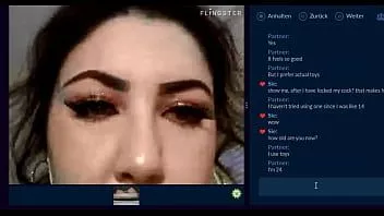 تشغيل تغلق الفتاة الكندية فيمدوم ديكي في قفص العفة ، ندف الثدي وتتركني في القفص