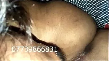 चलाएँ भाभी चूत भगशेफ के साथ भारतीय लड़का खेल