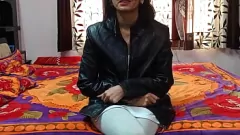 Putar Punjabi Desi Gadis Menjadi Liar: Memerah Susu Hitam Besar Kontol