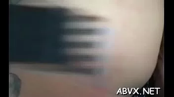 चलाएँ मीठा शहद अक्सर बहुत देर रात को पोज देता है