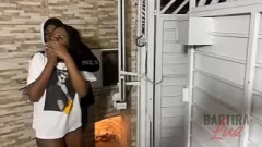 Reproduzir Latina loira roubada e fodida pelo entregador do Ifood Will Mastro