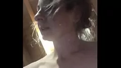 Afspelen Luna Green's hardcore anale speeltje voor haar geile volgers