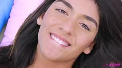 play Brunette Teen Aubry Babcock en audition lesbienne intime