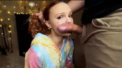 चलाएँ तंग-दबाए गए रेडहेड के साथ कट्टर blowjob
