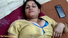 播放 我的邻居安努·哥（Annu Bhabhi）的肮脏说话的desi印度MMS