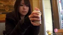 Redare Fantezii cu păsărică udă: o babă asiatică iese din plin cu esperma și muie