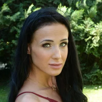 Actrita Nicole Love