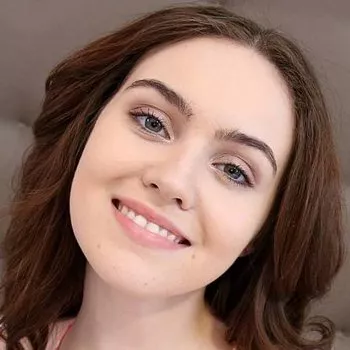 Порнозвезда Freya Parker